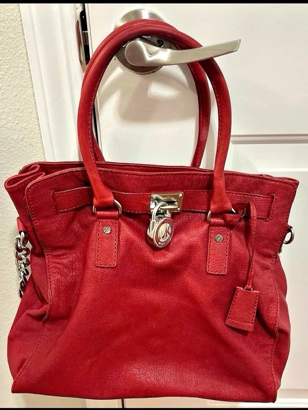 Michael Kors Hamilton Large Leather Satchel Leather Shoulder Bag in Red